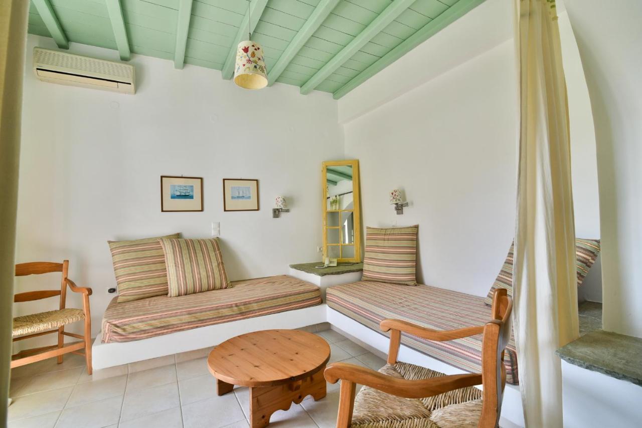 Golden Beach Studios & Suites Tinos Exterior photo